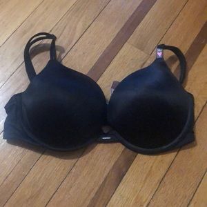 NWT Victoria’s Secret Very Sexy Push Up Bra 34D